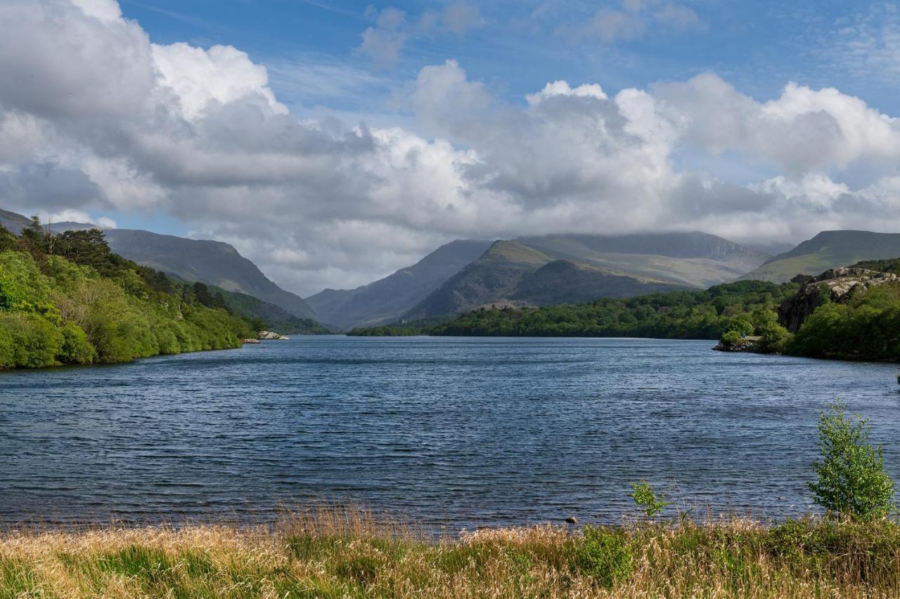 Arlyn, Padarn Lake Viewpoint In Snowdonia 卡纳芬 外观 照片